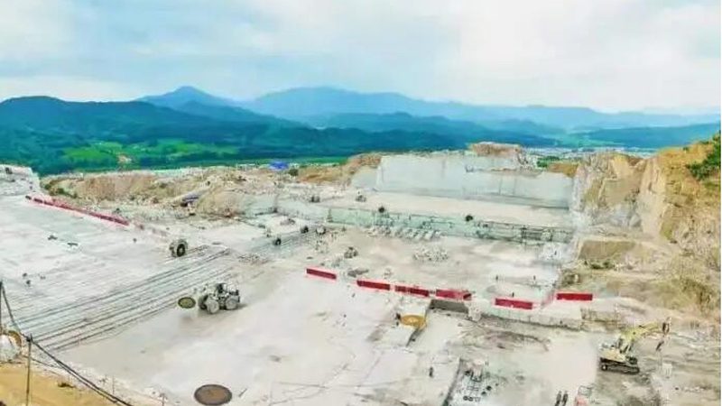 以下是一份石材养护价格表，供您参考：